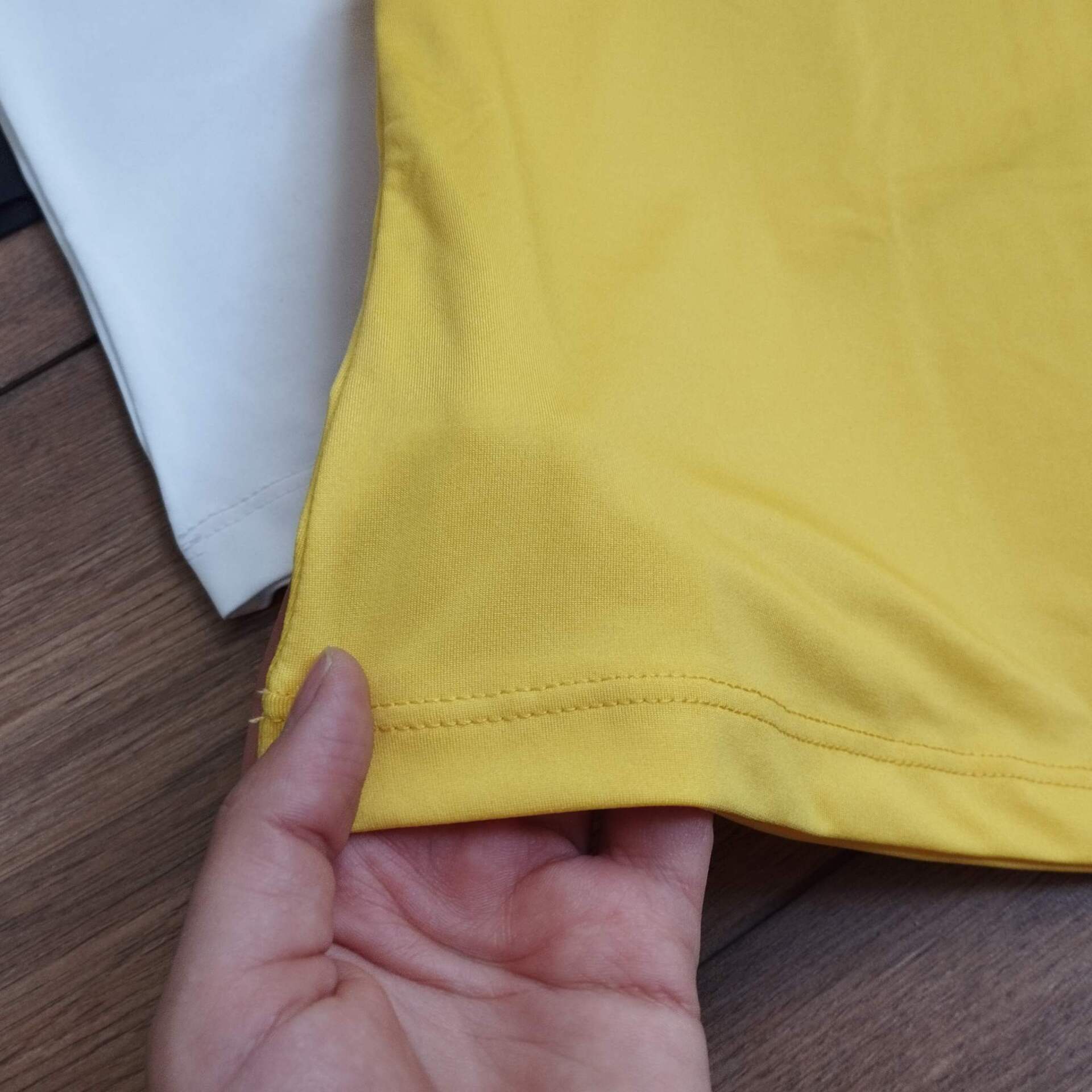  تیشرت ورزشی زرد 