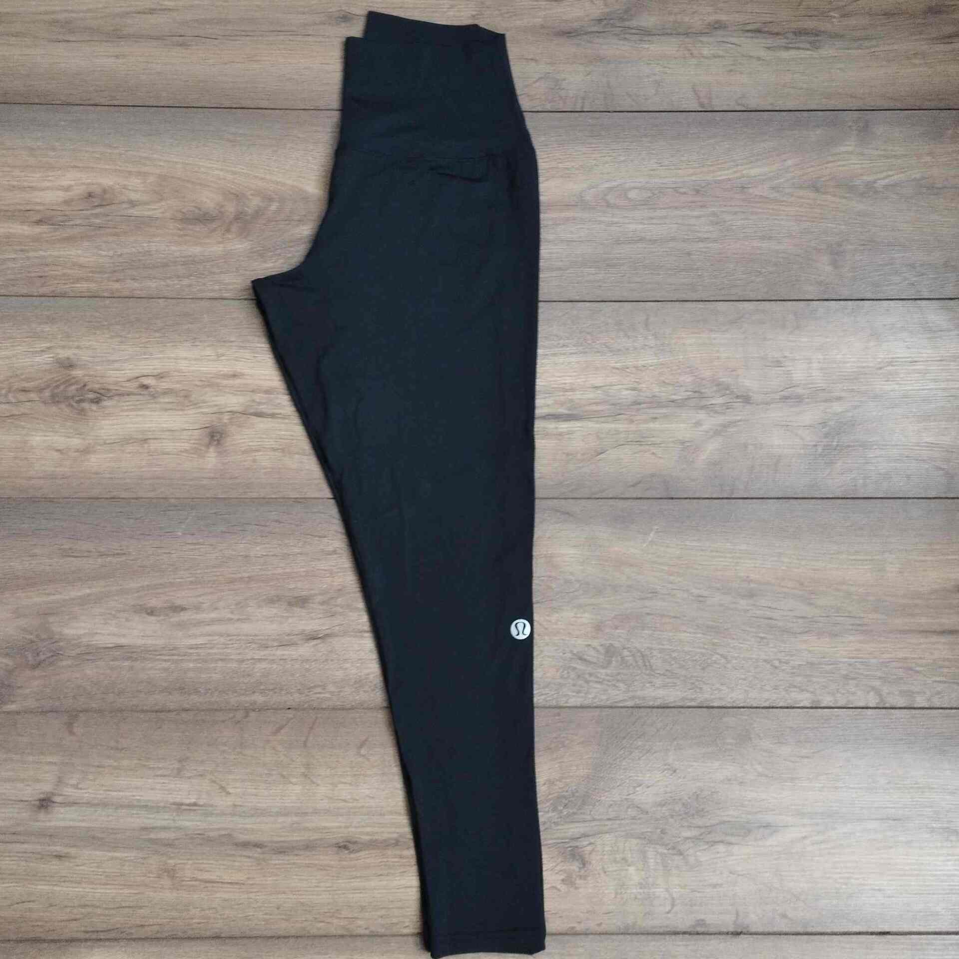 لگ ورزشی برش دار