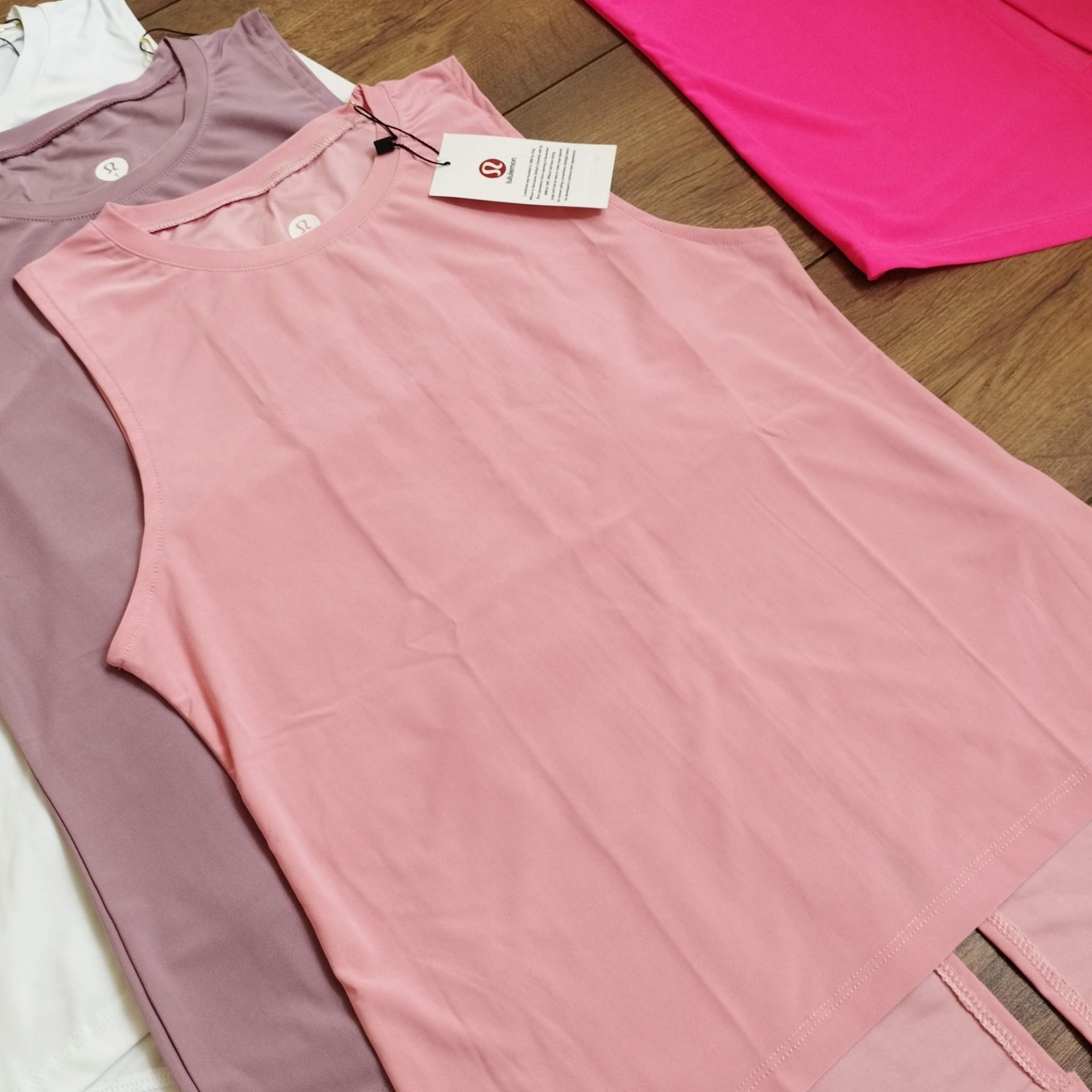  تاپ ورزشی زنانه پشت چاک Lululemon 