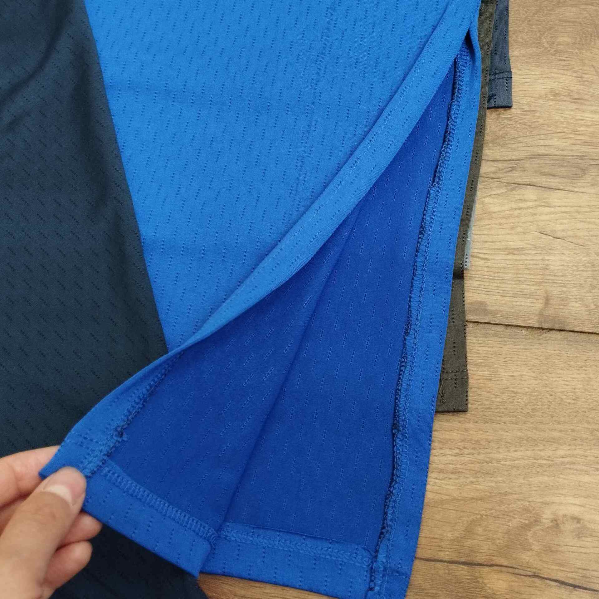  تیشرت بغل چاک دار سوزنی 