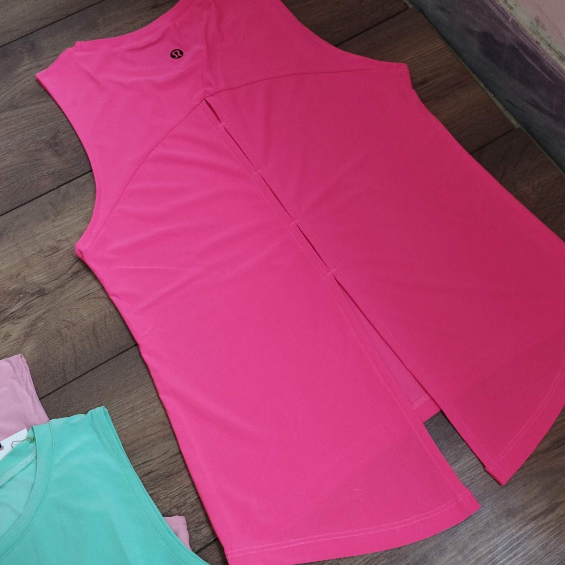 تاپ ورزشی زنانه پشت چاک Lululemon 