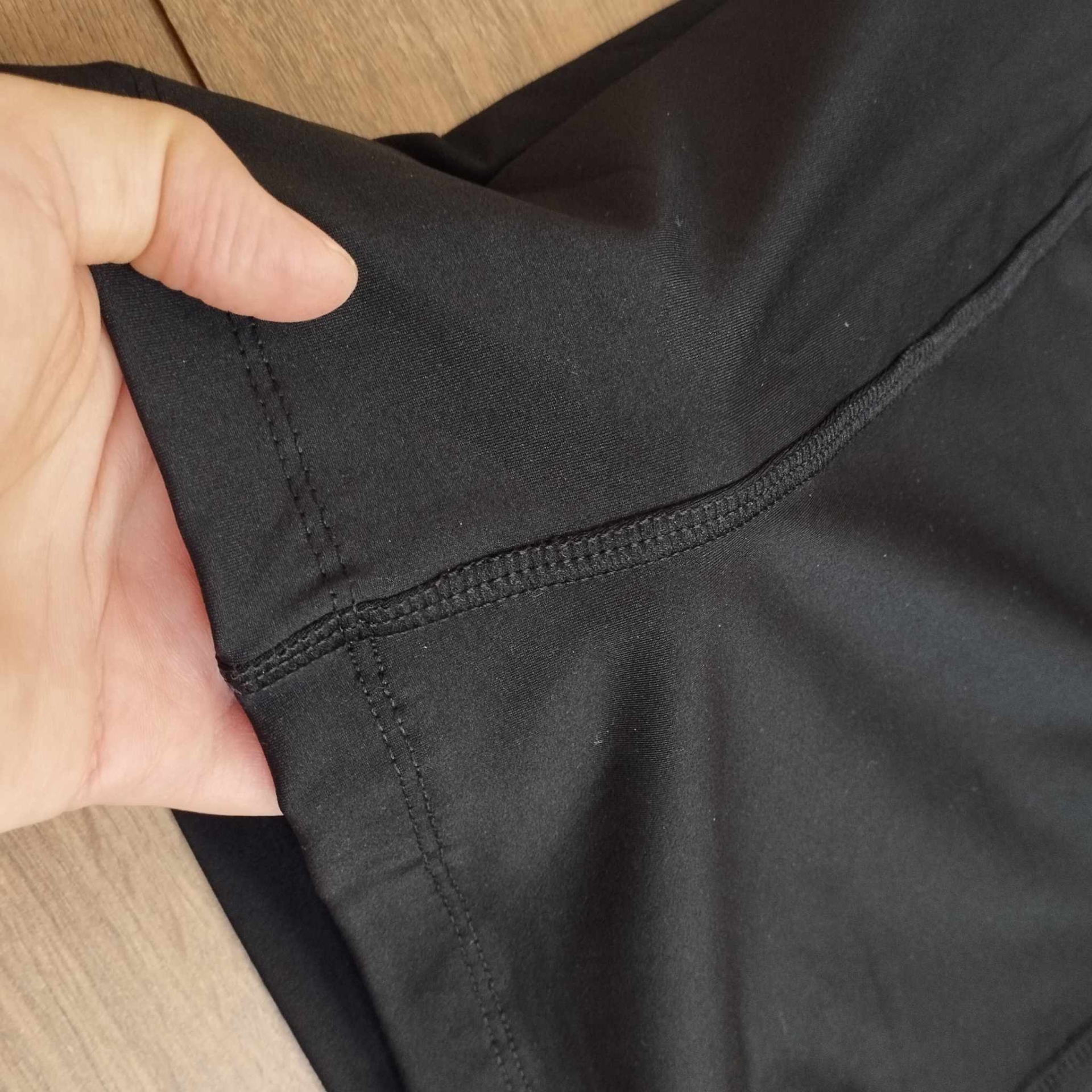  بلوز نیم زیپ برش دار 