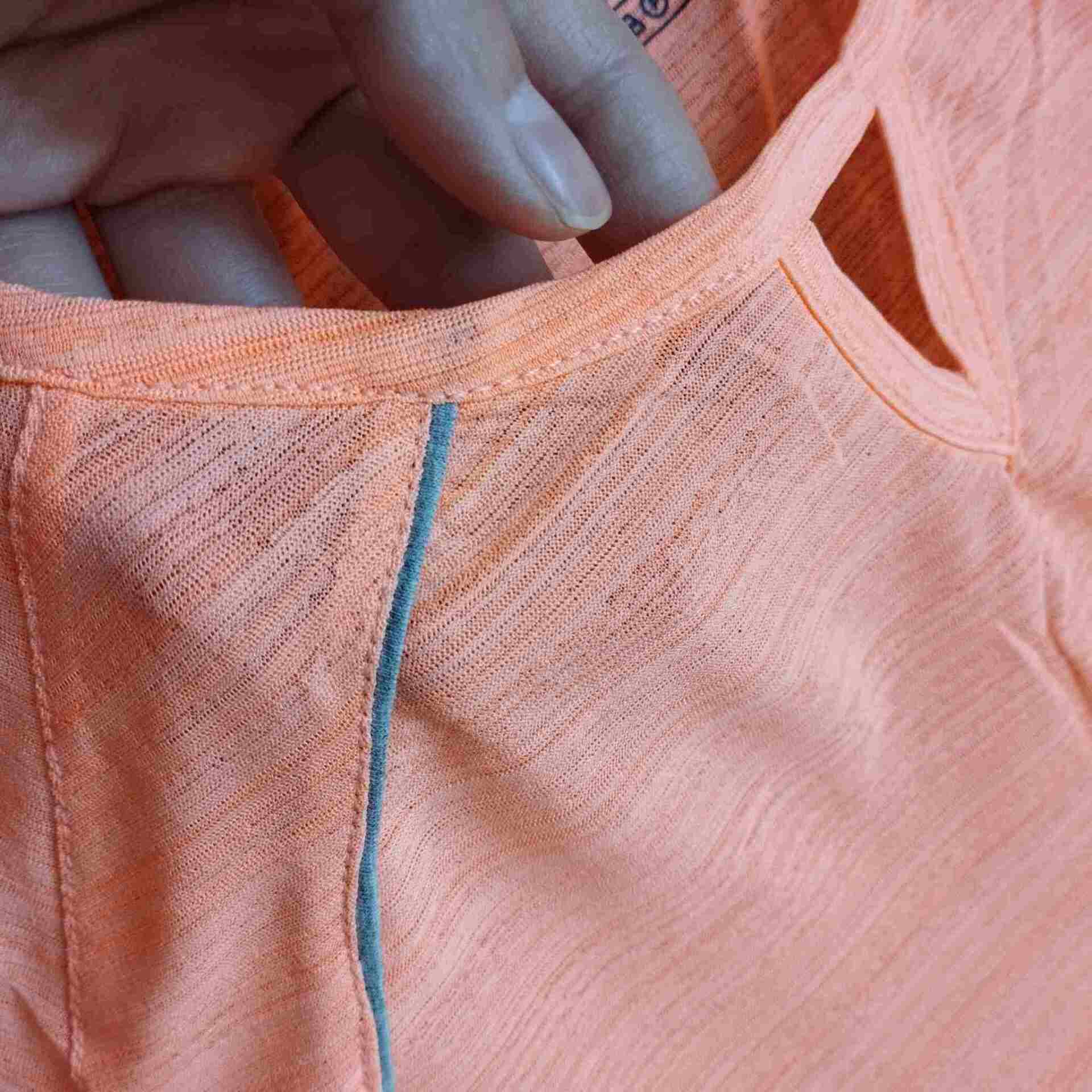  تیشرت ورزشی برش دار 