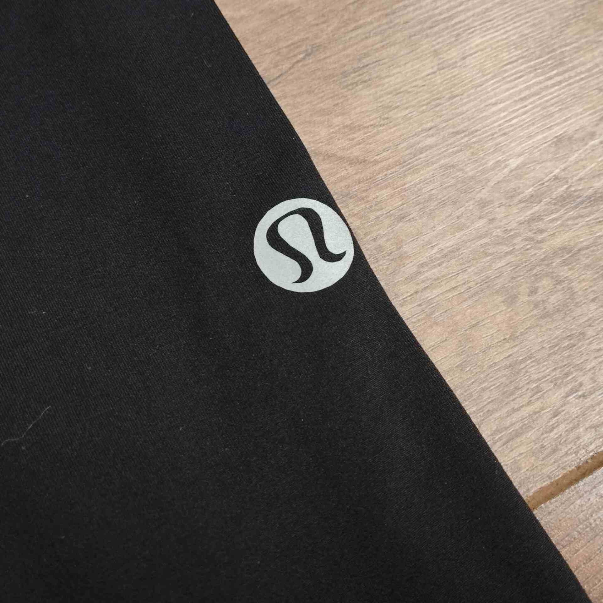 لگ ورزشی برش دار